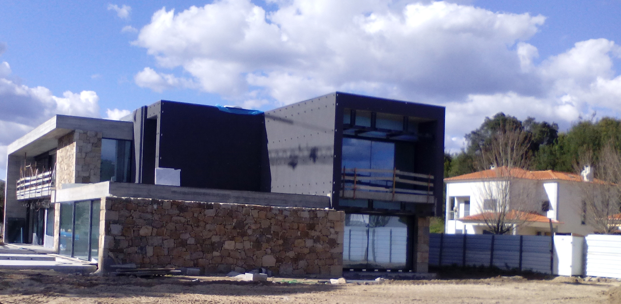 Projeto de especialidades de uma moradia moderna em Tondela